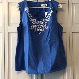 Vineyard Vines Blue Top with White Embroidery
